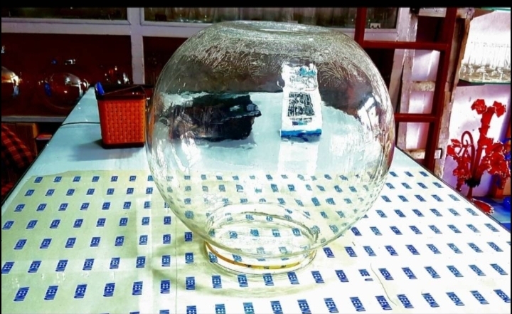 Round Glass Fish Bowl, Feature : Attractive Design, Durable, Pattern : Plain